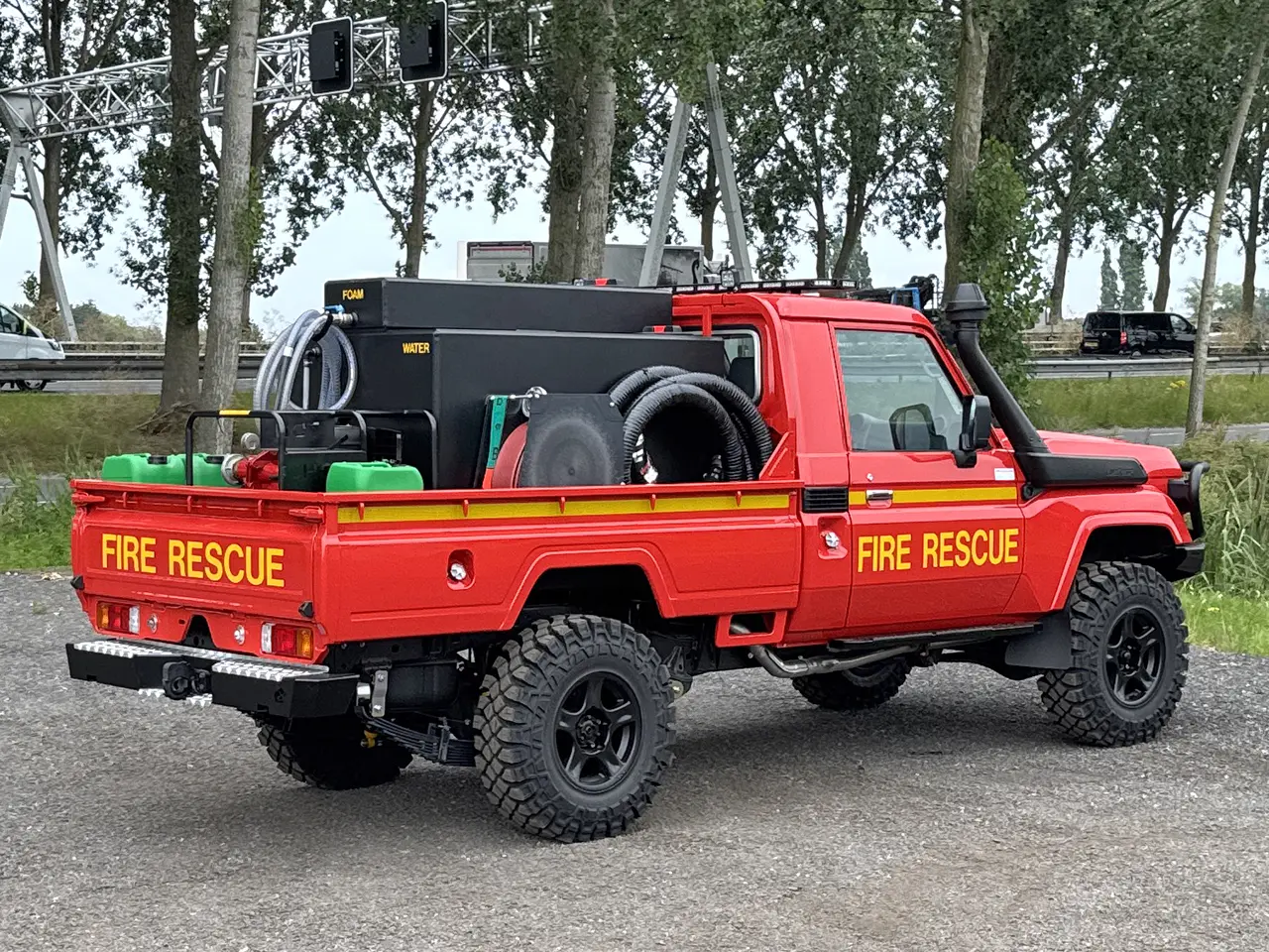 Toyota Land Cruiser HZJ79 Fire Fighting Vehicle 4x4 2