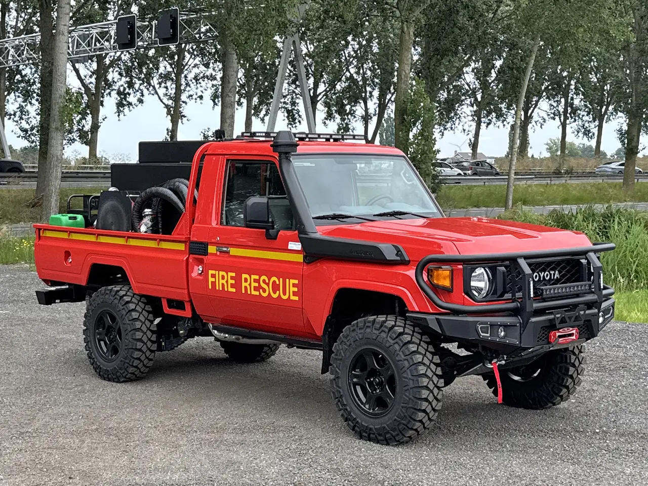 Toyota Land Cruiser HZJ79 Fire Fighting Vehicle 4x4 8