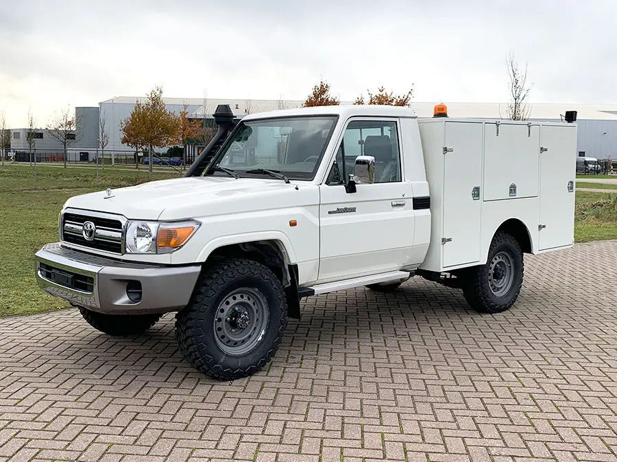Toyota Land Cruiser HZJ79 4x4 Mobile Workshop 1