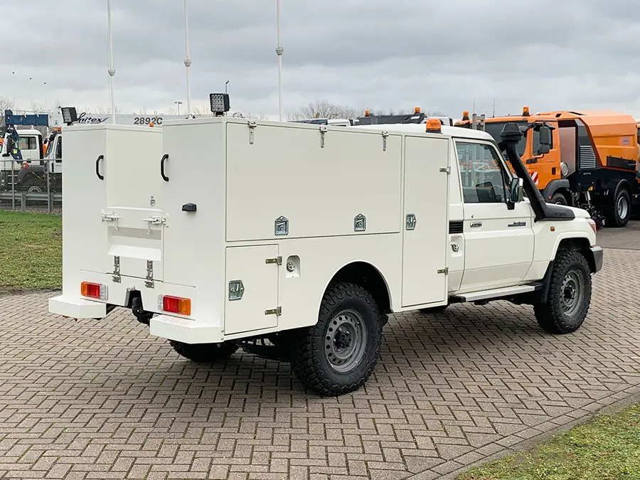 Toyota Land Cruiser HZJ79 Atelier mobile 4x4 6