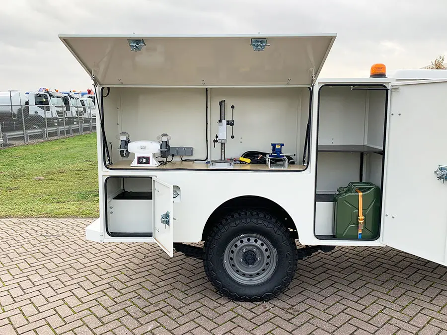 Toyota Land Cruiser HZJ79 Atelier mobile 4x4 9