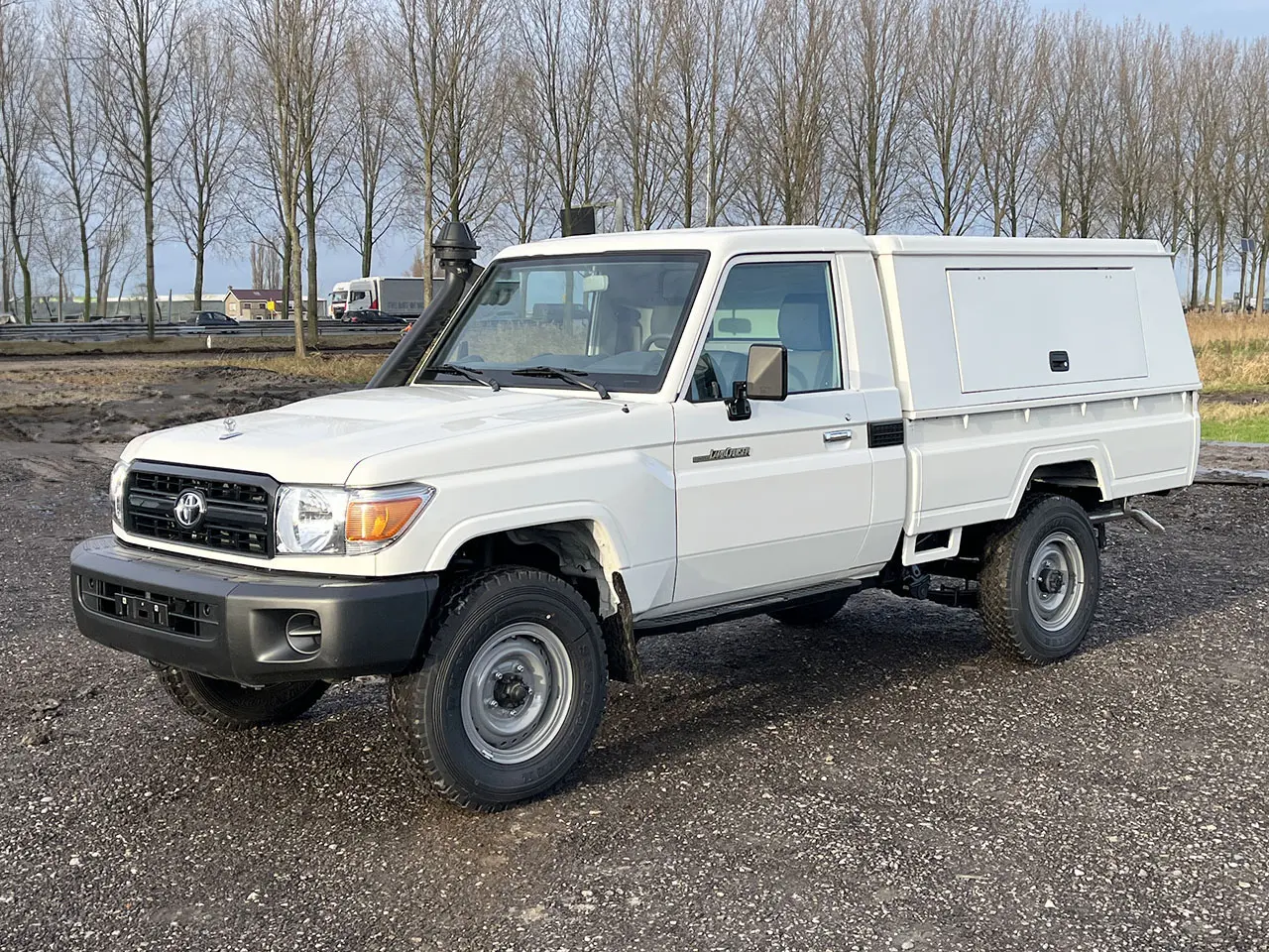 Toyota Land Cruiser HZJ79 Mobile Workshop 4x4