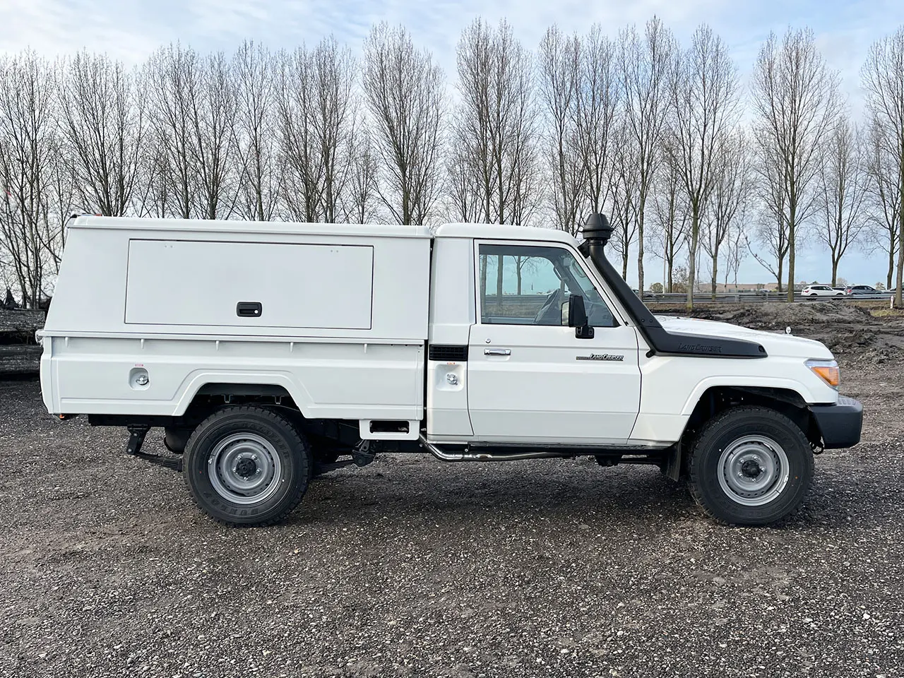 Toyota Land Cruiser HZJ79 Atelier mobile 4x4 5
