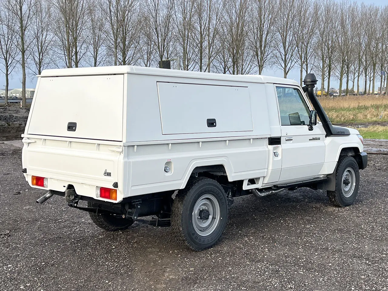Toyota Land Cruiser HZJ79 Atelier mobile 4x4 6
