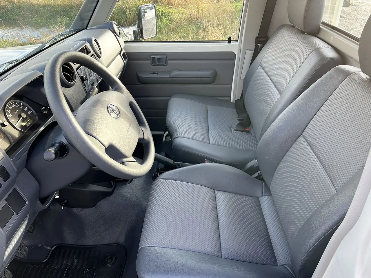 Toyota Land Cruiser HZJ79 4x4 Atelier mobile 7