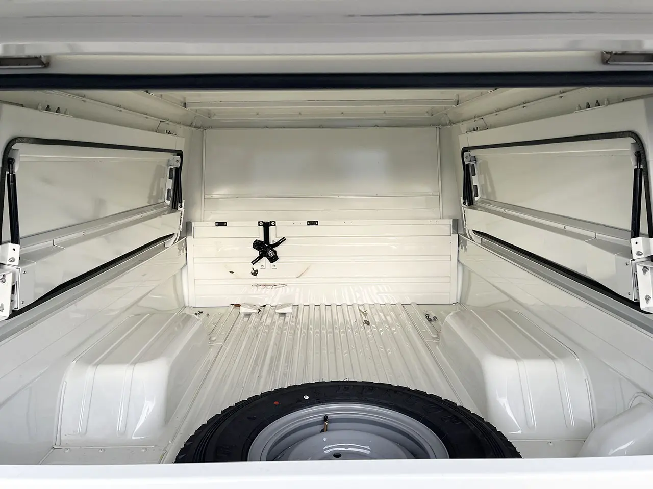 Toyota Land Cruiser HZJ79 Atelier mobile 4x4 9