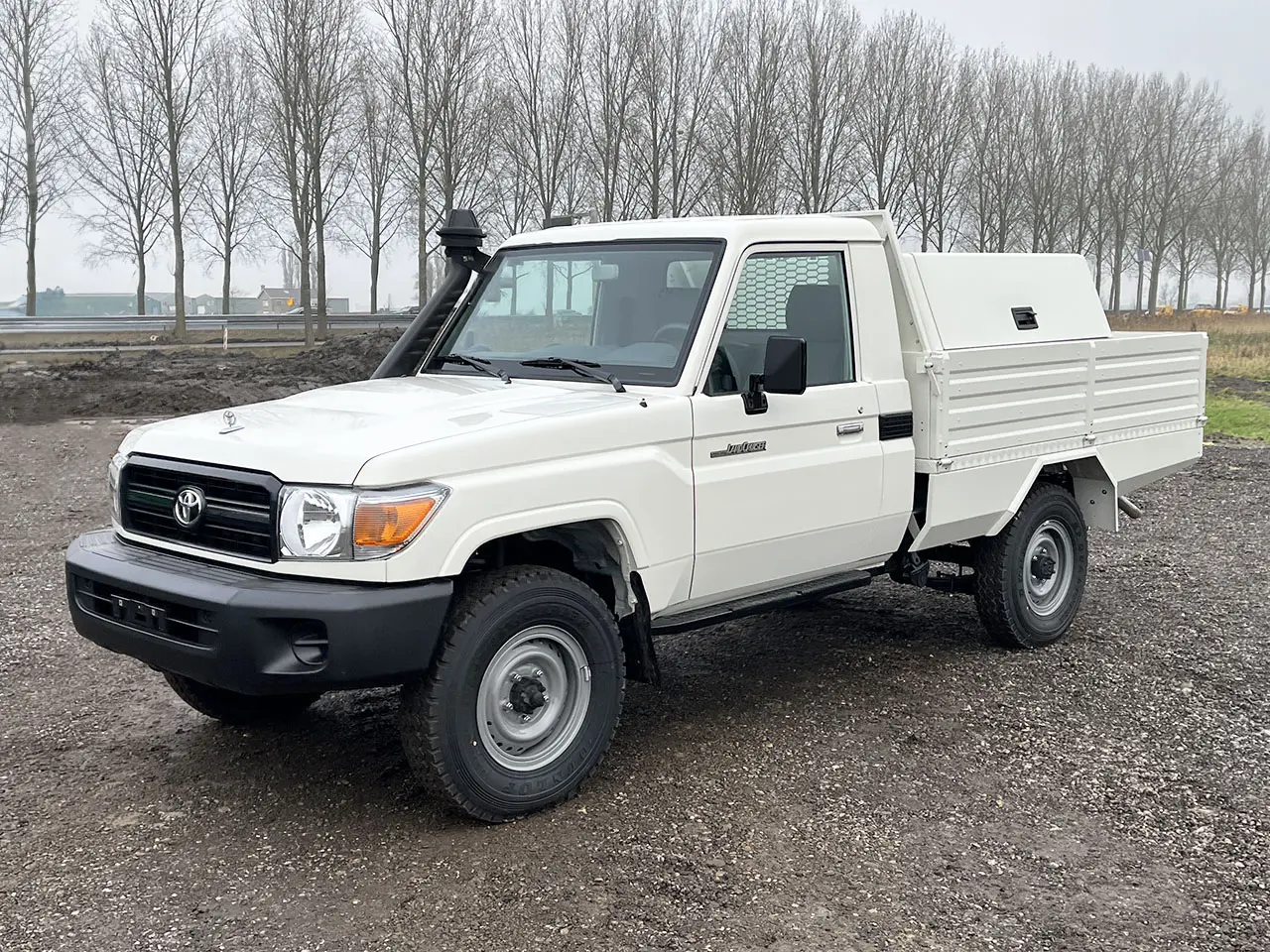 Toyota Land Cruiser HZJ79 Mobile Workshop 4x4