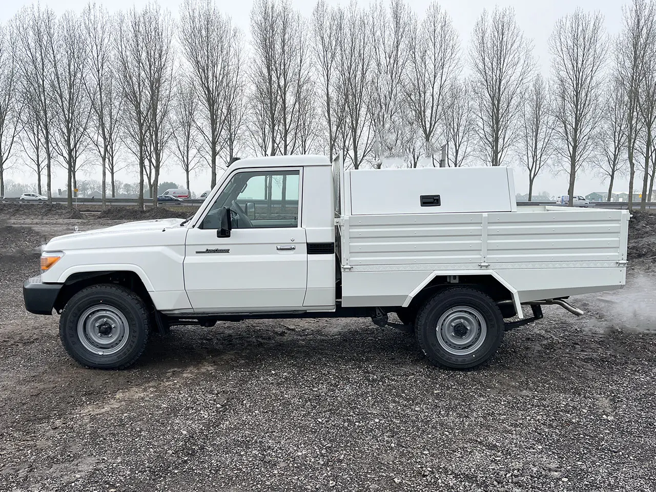Toyota Land Cruiser HZJ79 Atelier mobile 4x4 2