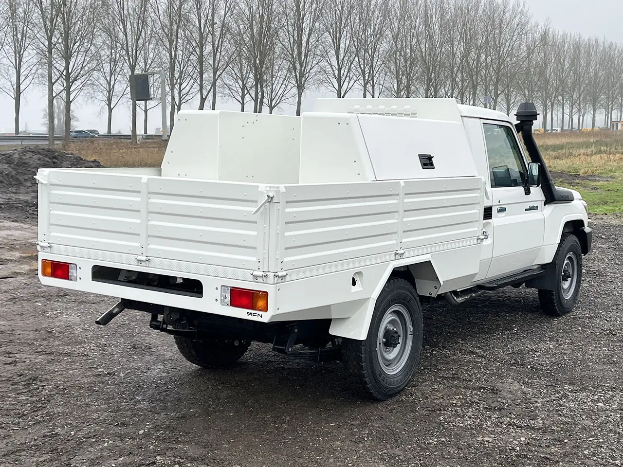 Toyota Land Cruiser HZJ79 Atelier mobile 4x4 5