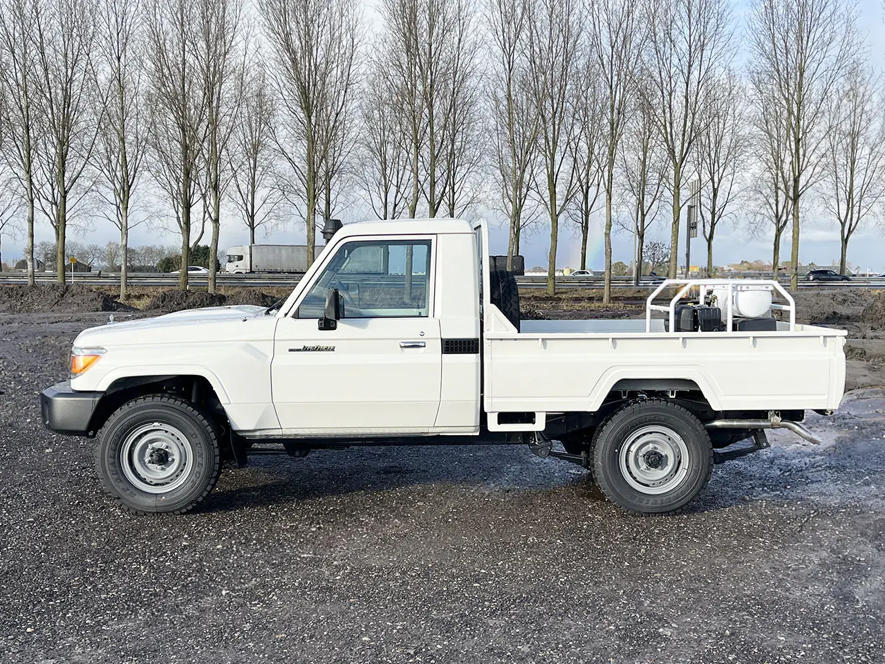 Toyota Land Cruiser HZJ79 Atelier mobile 4x4 2