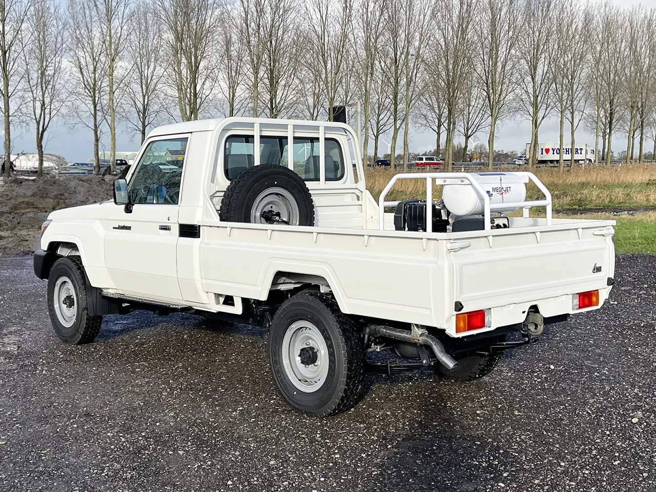 Toyota Land Cruiser HZJ79 Atelier mobile 4x4