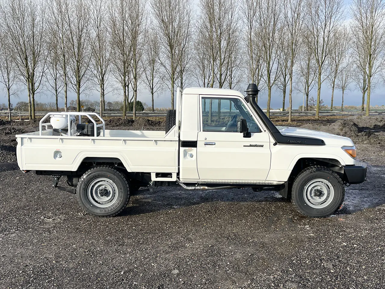 Toyota Land Cruiser HZJ79 Atelier mobile 4x4 5