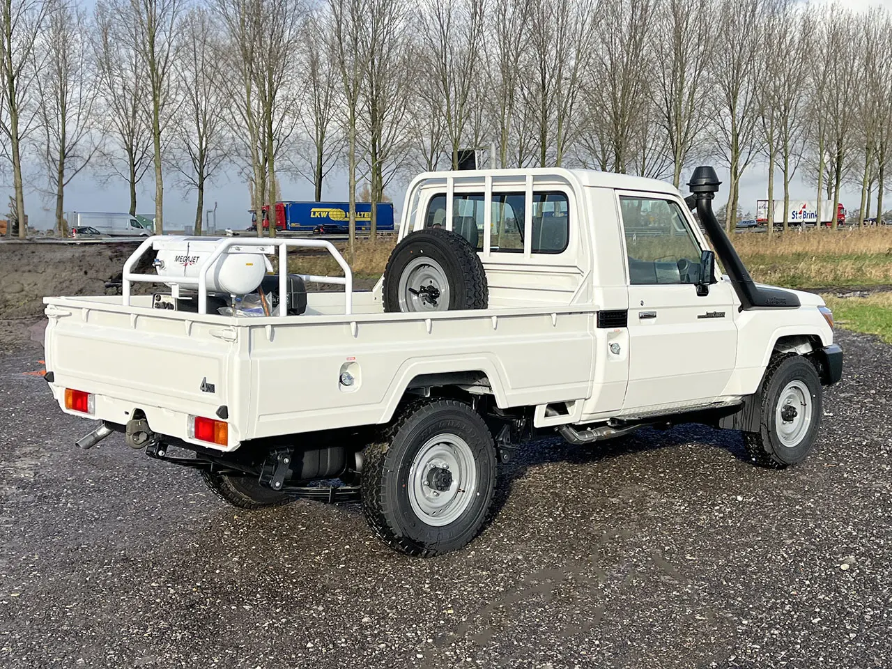 Toyota Land Cruiser HZJ79 4x4 Mobile Workshop 6