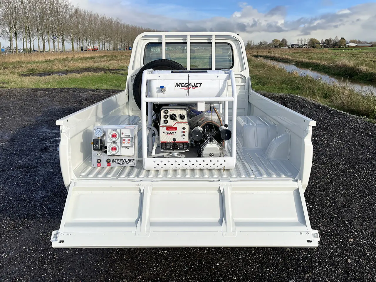 Toyota Land Cruiser HZJ79 4x4 Atelier mobile 9