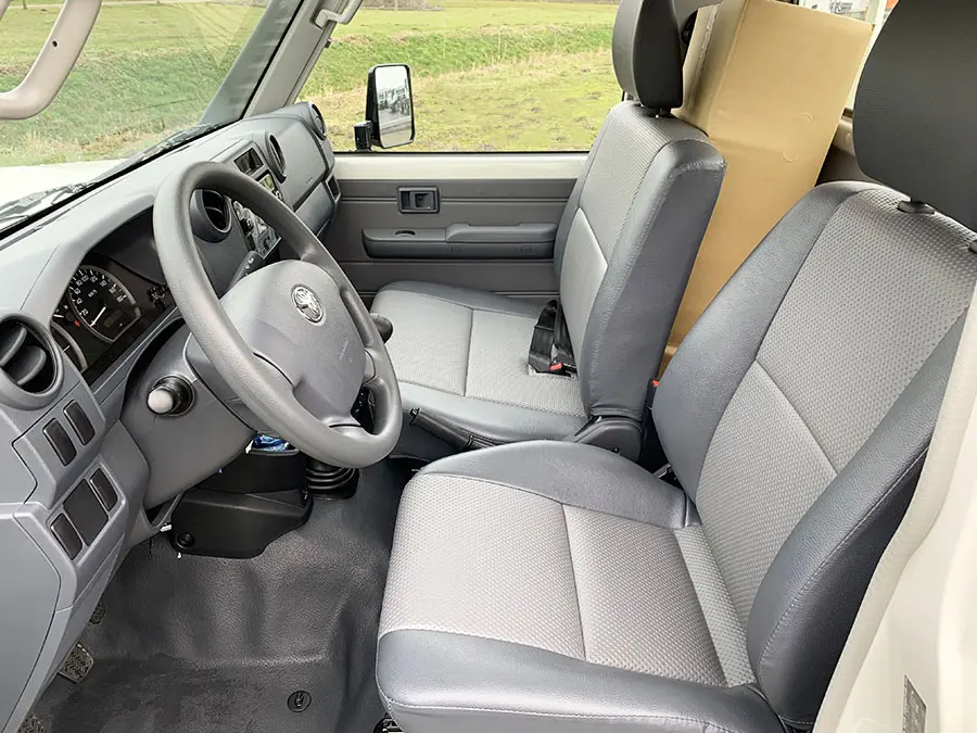 Toyota Land Cruiser HZJ79 Single Cab Pick-up 4x4 7