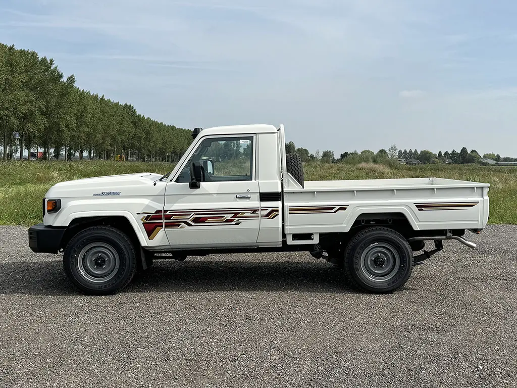 Toyota Land Cruiser HZJ79 Single Cab Pick-up 4x4 2