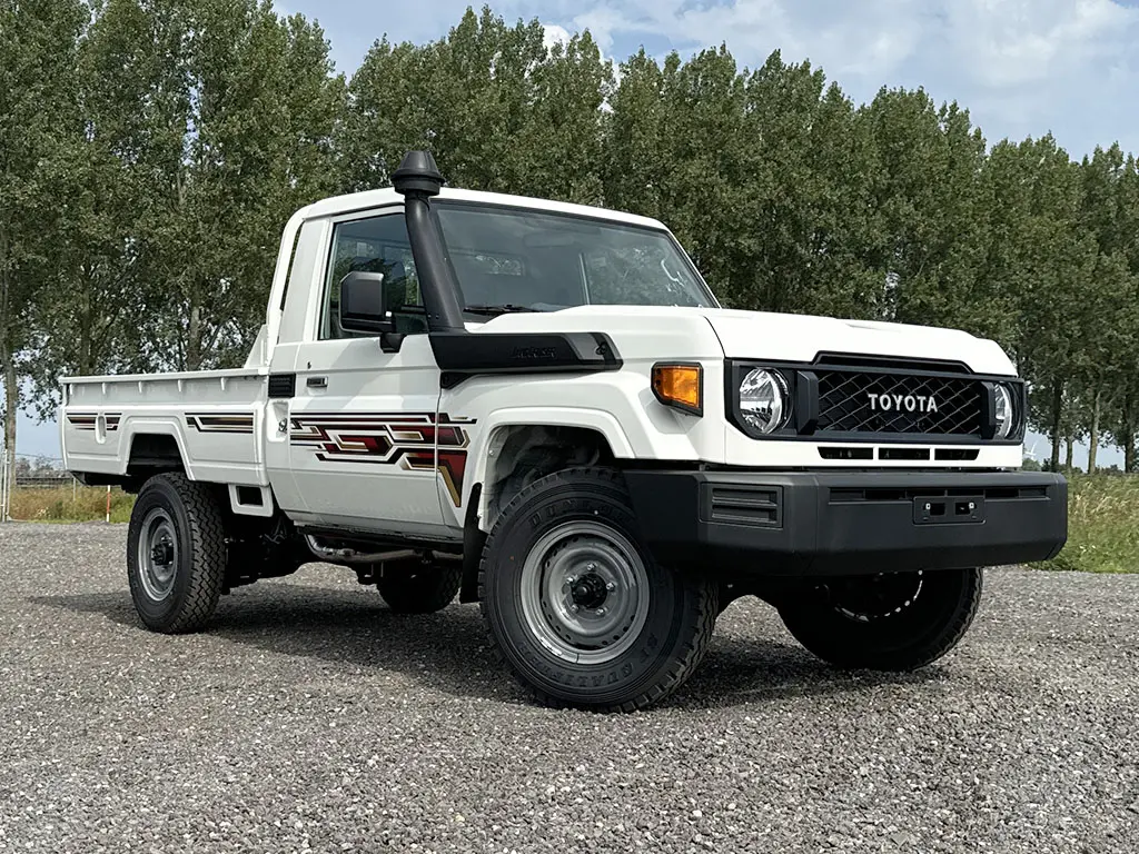 Toyota Land Cruiser HZJ79 4x4 Single Cab Pick-up 4