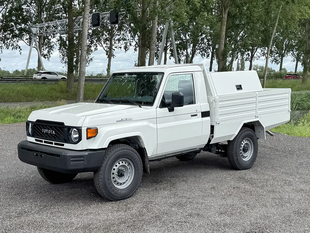 Toyota Land Cruiser HZJ79 Single Cab Pick-up 4x4