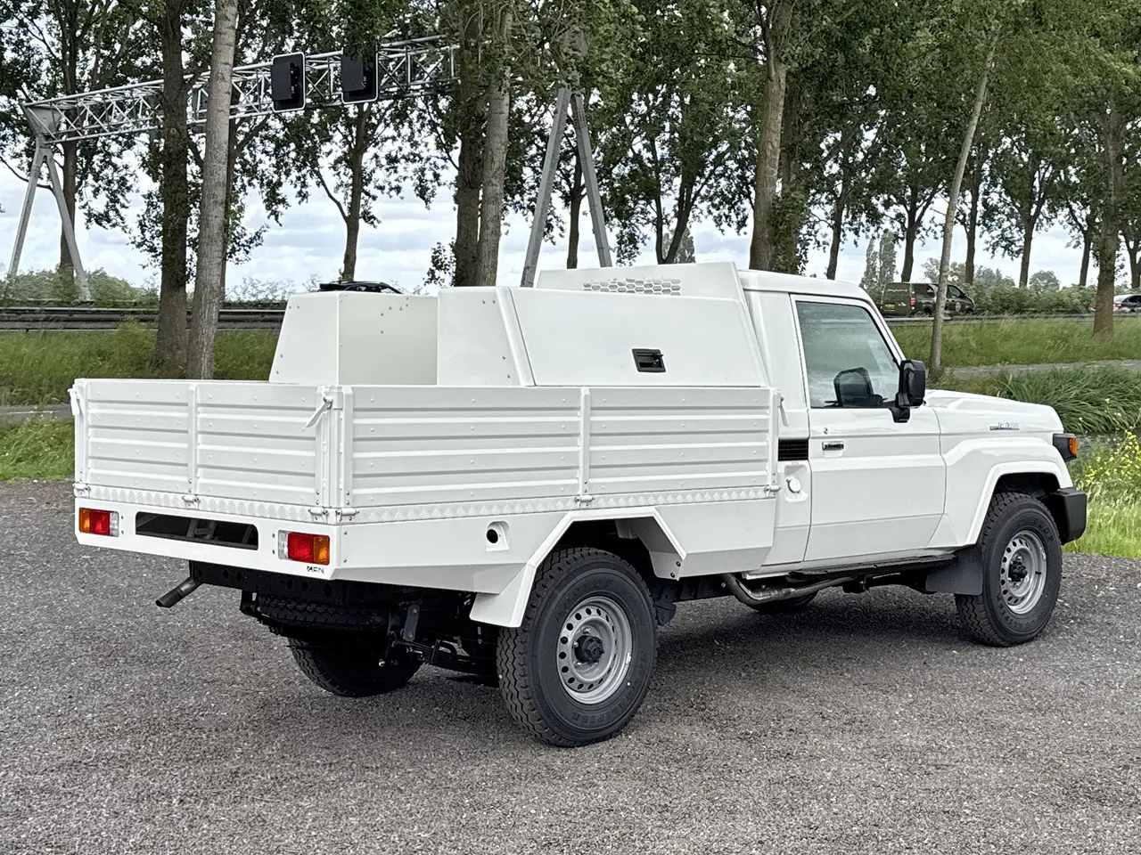 Toyota Land Cruiser HZJ79 Single Cab Pick-up 4x4 2