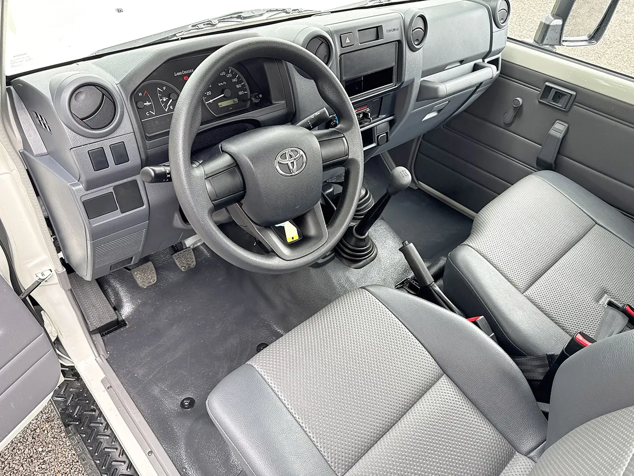 Toyota Land Cruiser HZJ79 Single Cab Pick-up 4x4 3