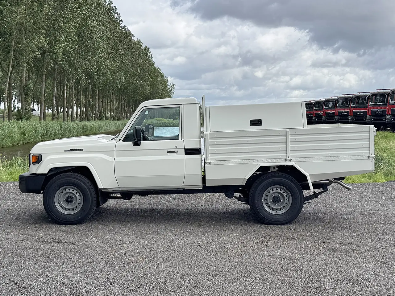Toyota Land Cruiser HZJ79 Single Cab Pick-up 4x4 7