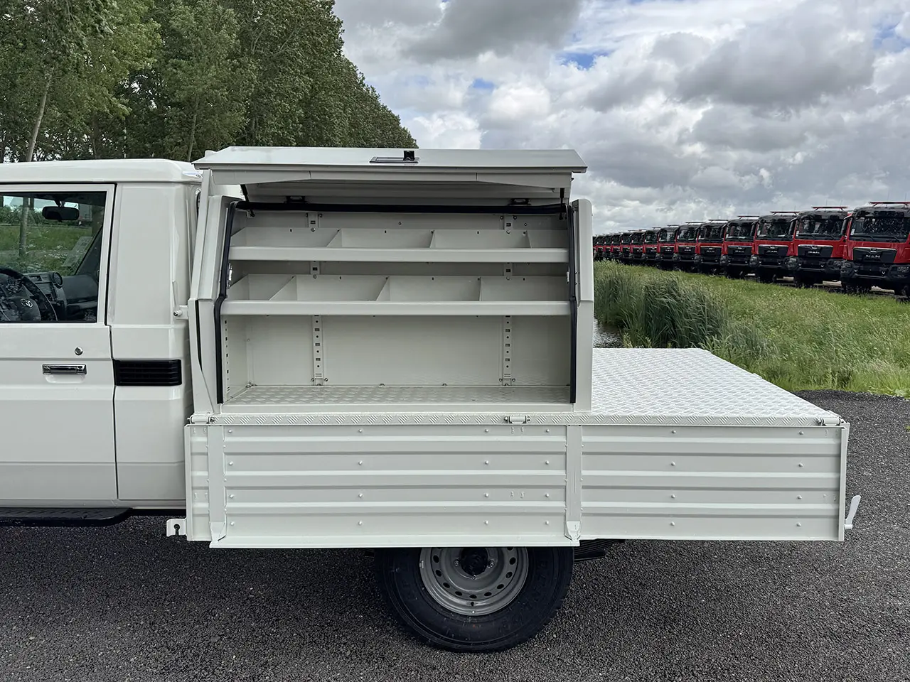 Toyota Land Cruiser HZJ79 Single Cab Pick-up 4x4 12