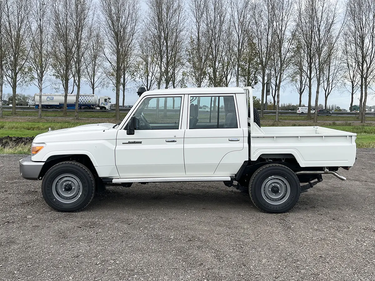 Toyota Land Cruiser HZJ79L Double Cab Pick-up 4x4 2