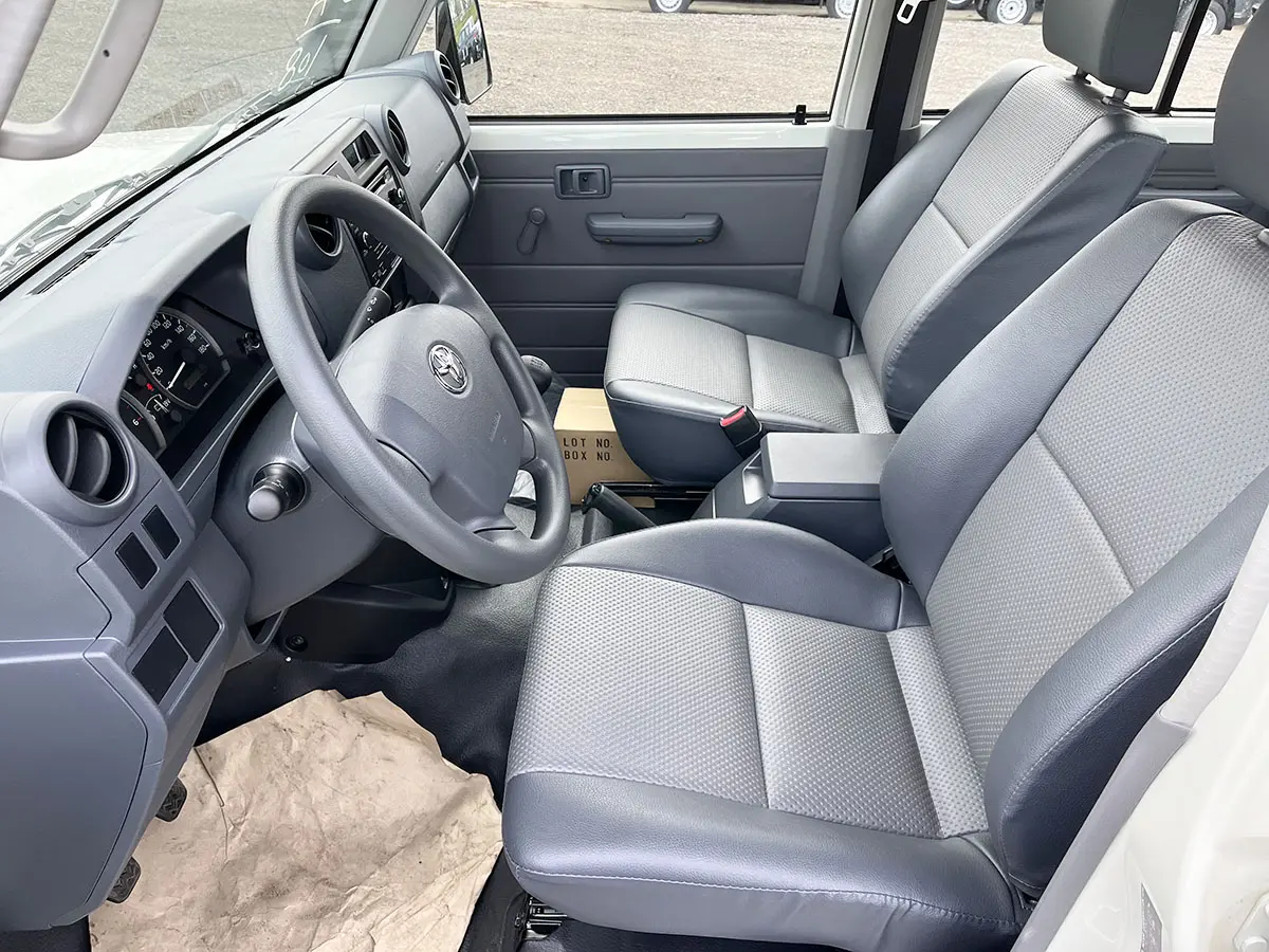 Toyota Land Cruiser HZJ79L 4x4 Double Cab Pick-up 7