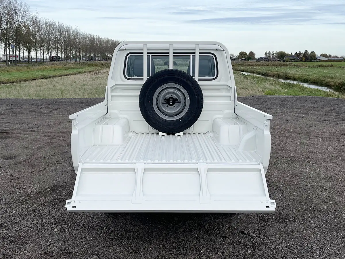 Toyota Land Cruiser HZJ79L 4x4 Double Cab Pick-up 11