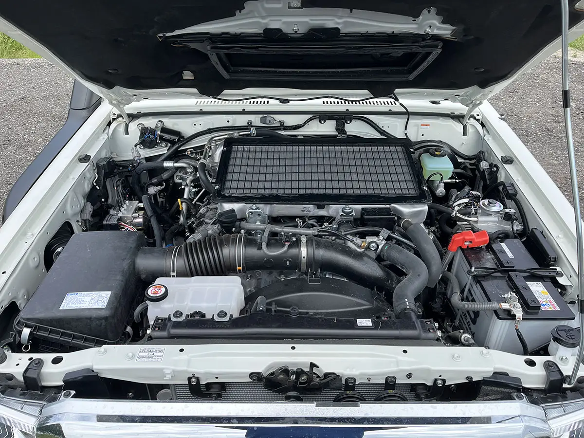 Toyota Land Cruiser VDJ78L V8 4x4 Ambulance 21