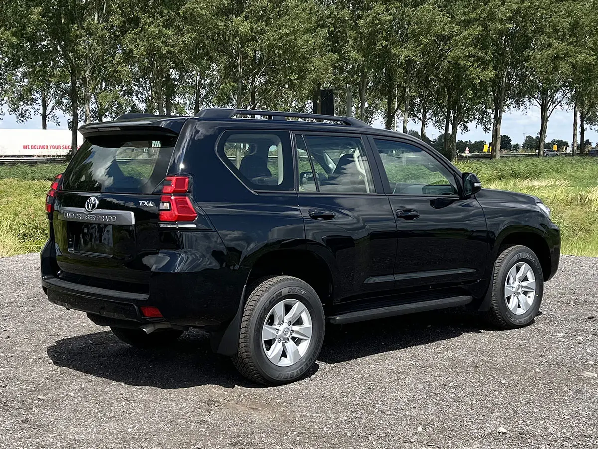Toyota Prado TXL AT 4x4 Sports Utility Vehicle (SUV) 6