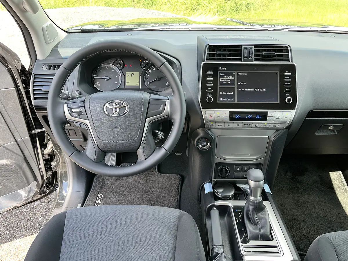 Toyota Prado TXL AT 4x4 Sports Utility Vehicle (SUV) 9