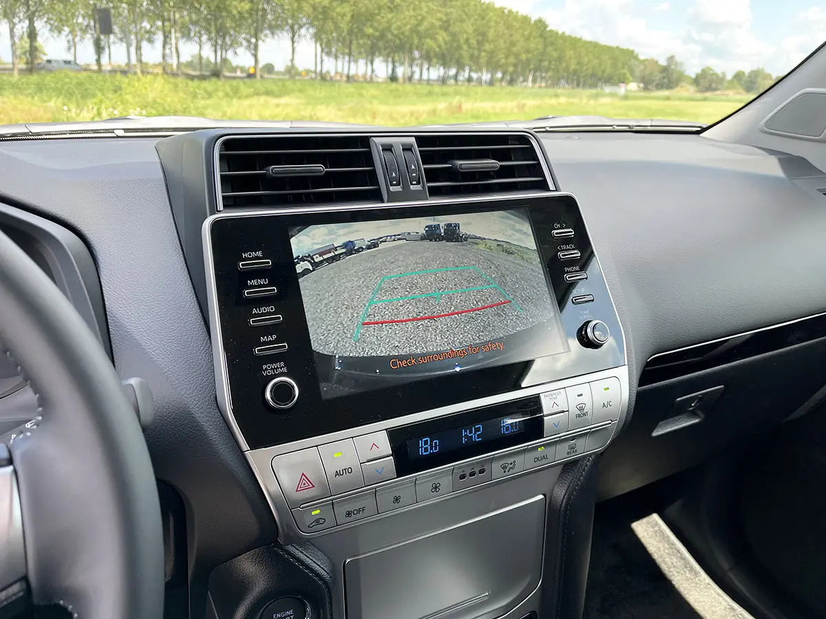 Toyota Prado TXL AT 4x4 SUV (Véhicule Utilitaire Sport) 10