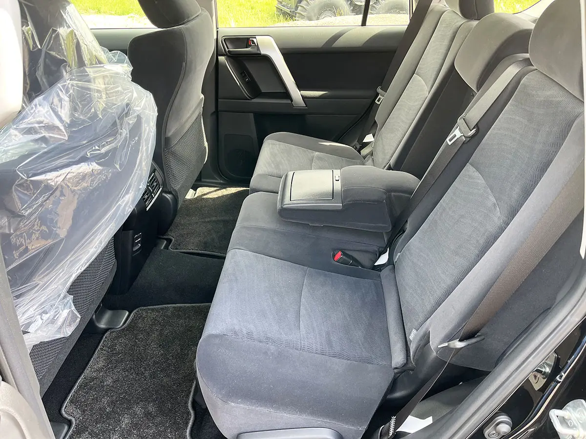 Toyota Prado TXL AT 4x4 Sports Utility Vehicle (SUV) 11