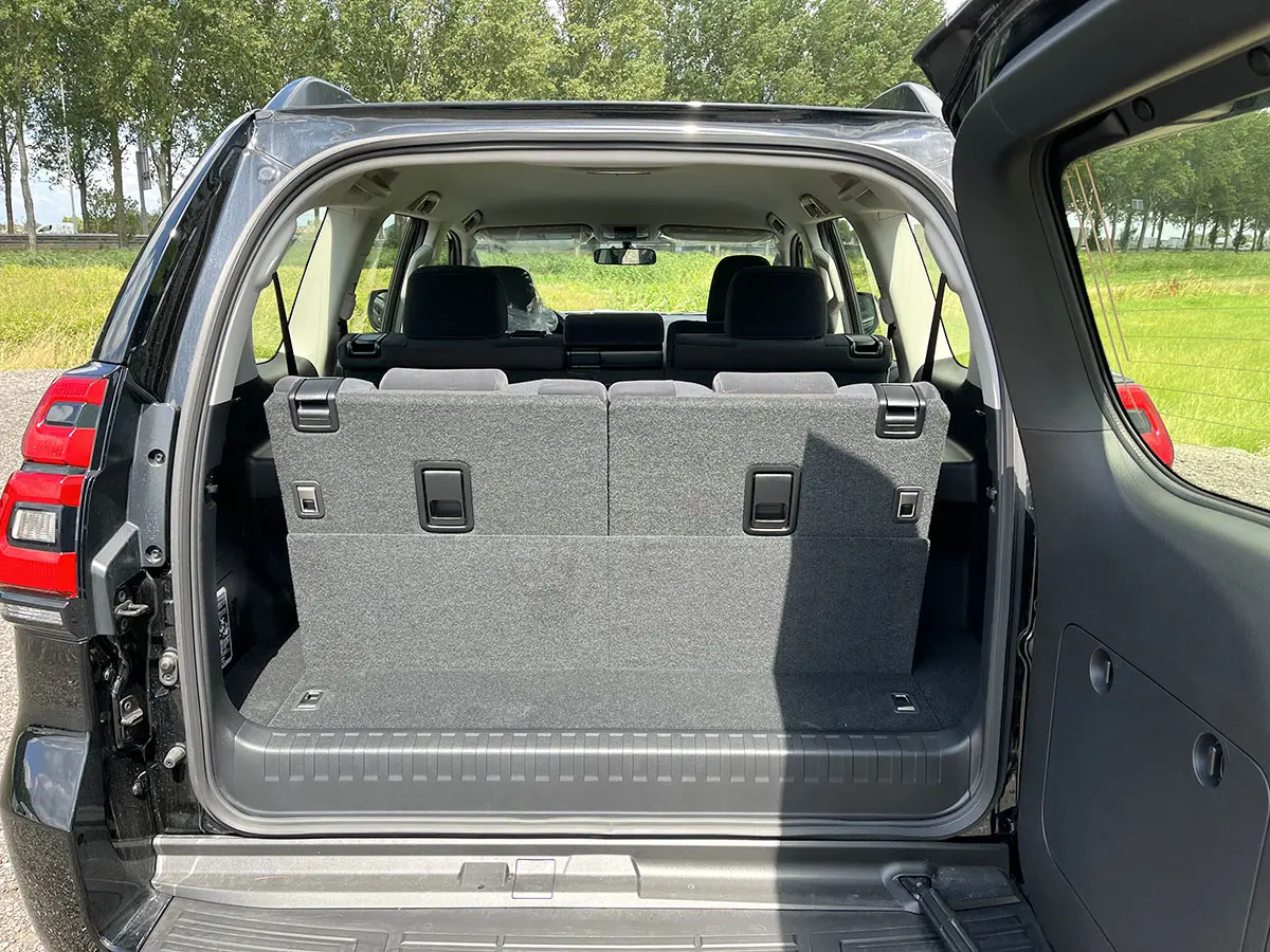 Toyota Prado TXL AT 4x4 SUV (Véhicule Utilitaire Sport) 13