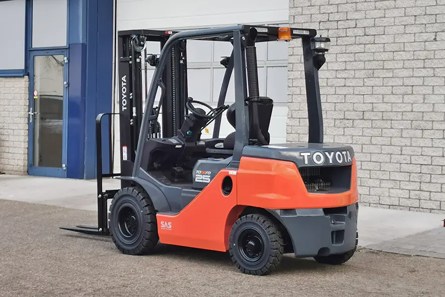 Toyota Tonero 52-8FDF25 Forklift 4x2 4
