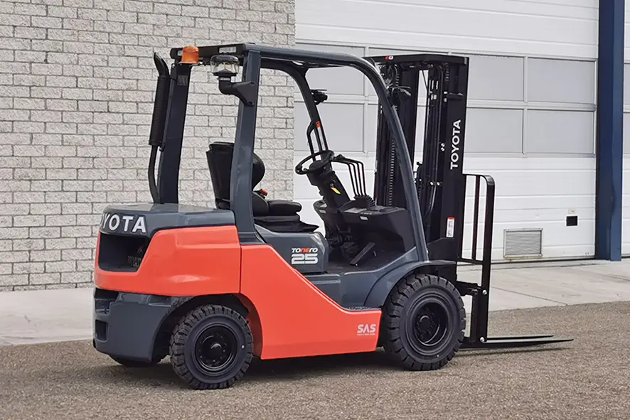 Toyota Tonero 52-8FDF25 4x2 Forklift 7