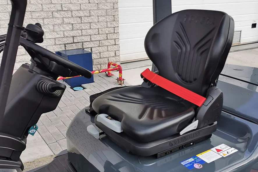 Toyota Tonero 52-8FDF25 4x2 Forklift 8