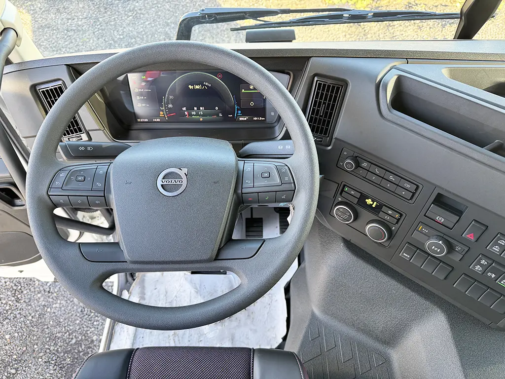 Volvo FMX 500 10x4 Chassis Cabin 9