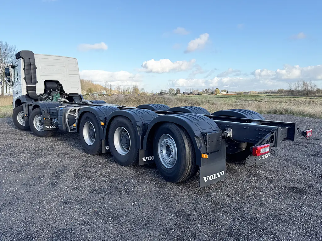 Volvo FMX 500 10x4 Chassis Cabin 14