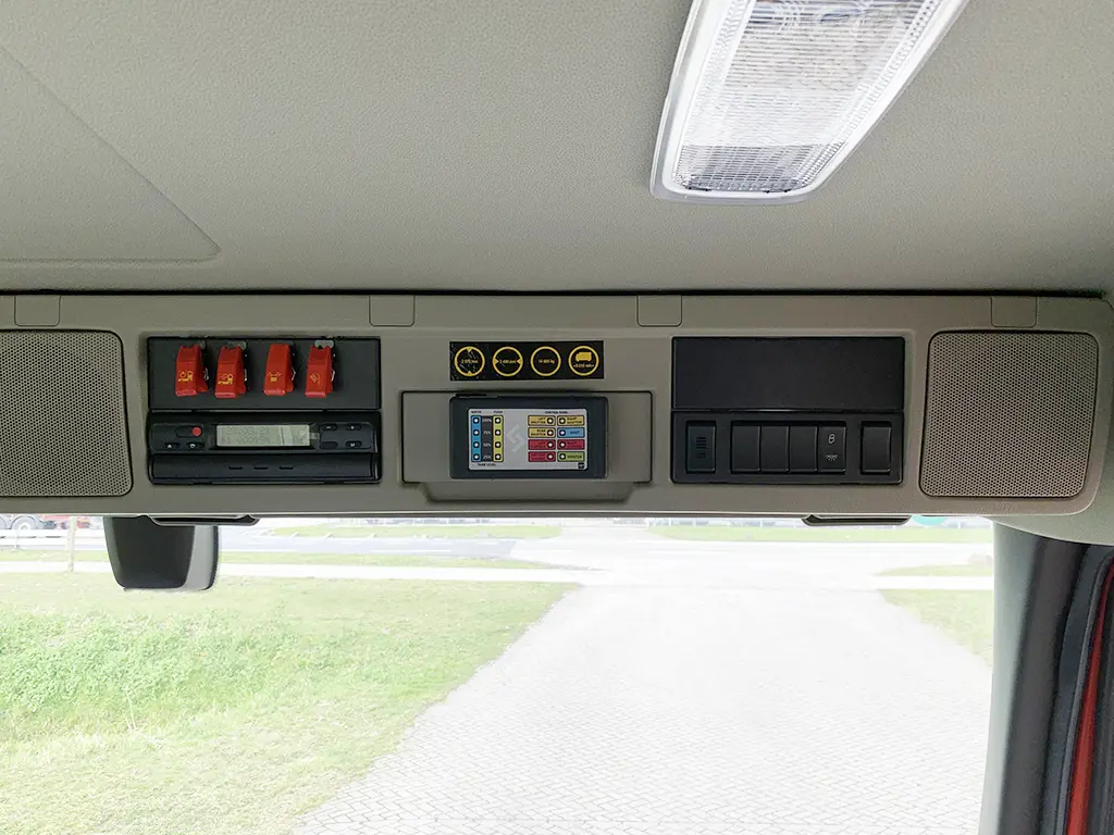 Volvo FMX42R AT Camion de pompiers 4x2 10