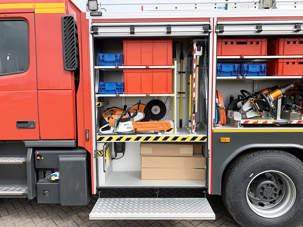 Volvo FMX42R AT Camion de pompiers 4x2 15