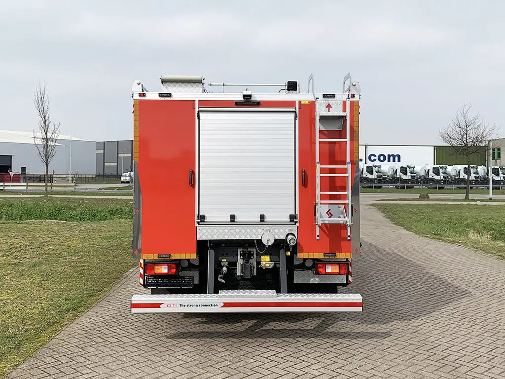 Volvo FMX42R AT Camion de pompiers 4x2 18