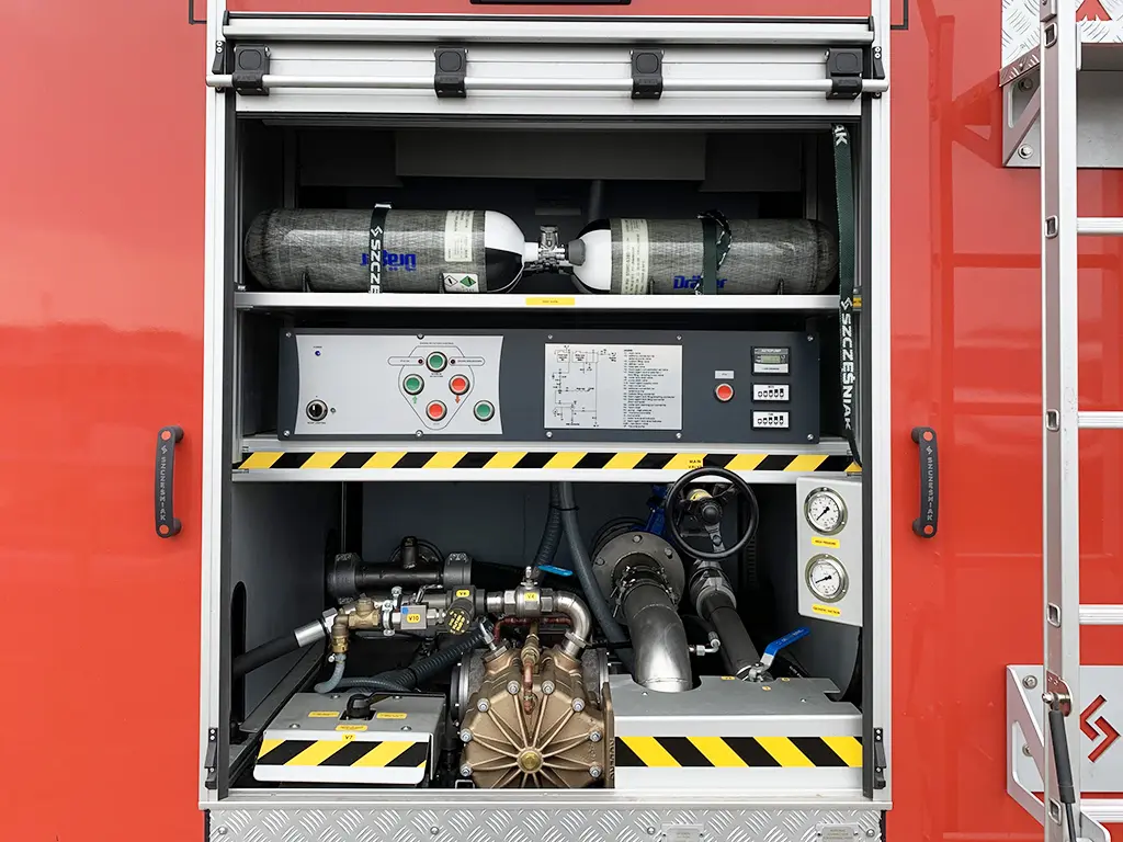 Volvo FMX42R AT Camion de pompiers 4x2 20