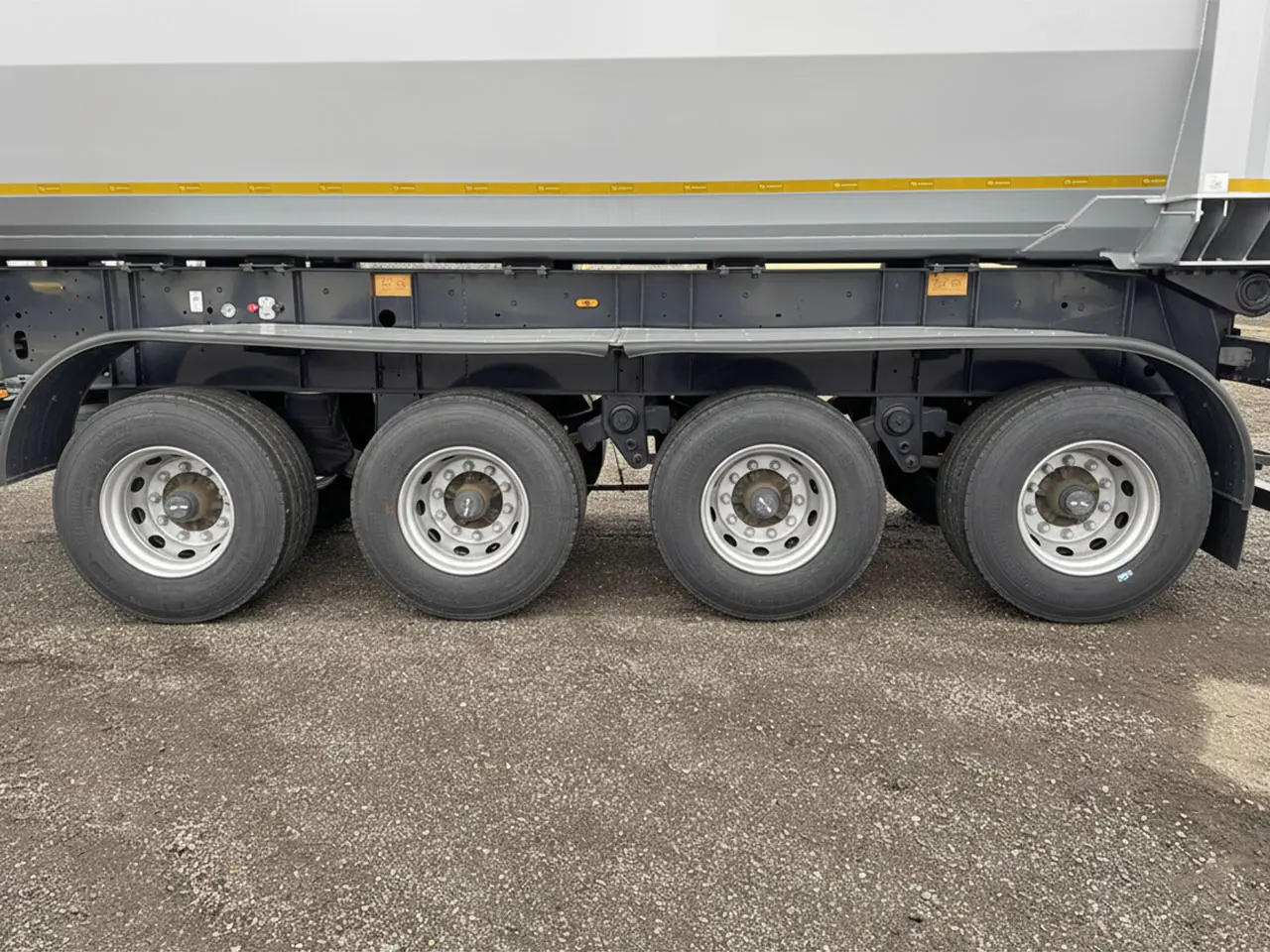 Wielton NW-4 4-Axle Tipper Trailer 9