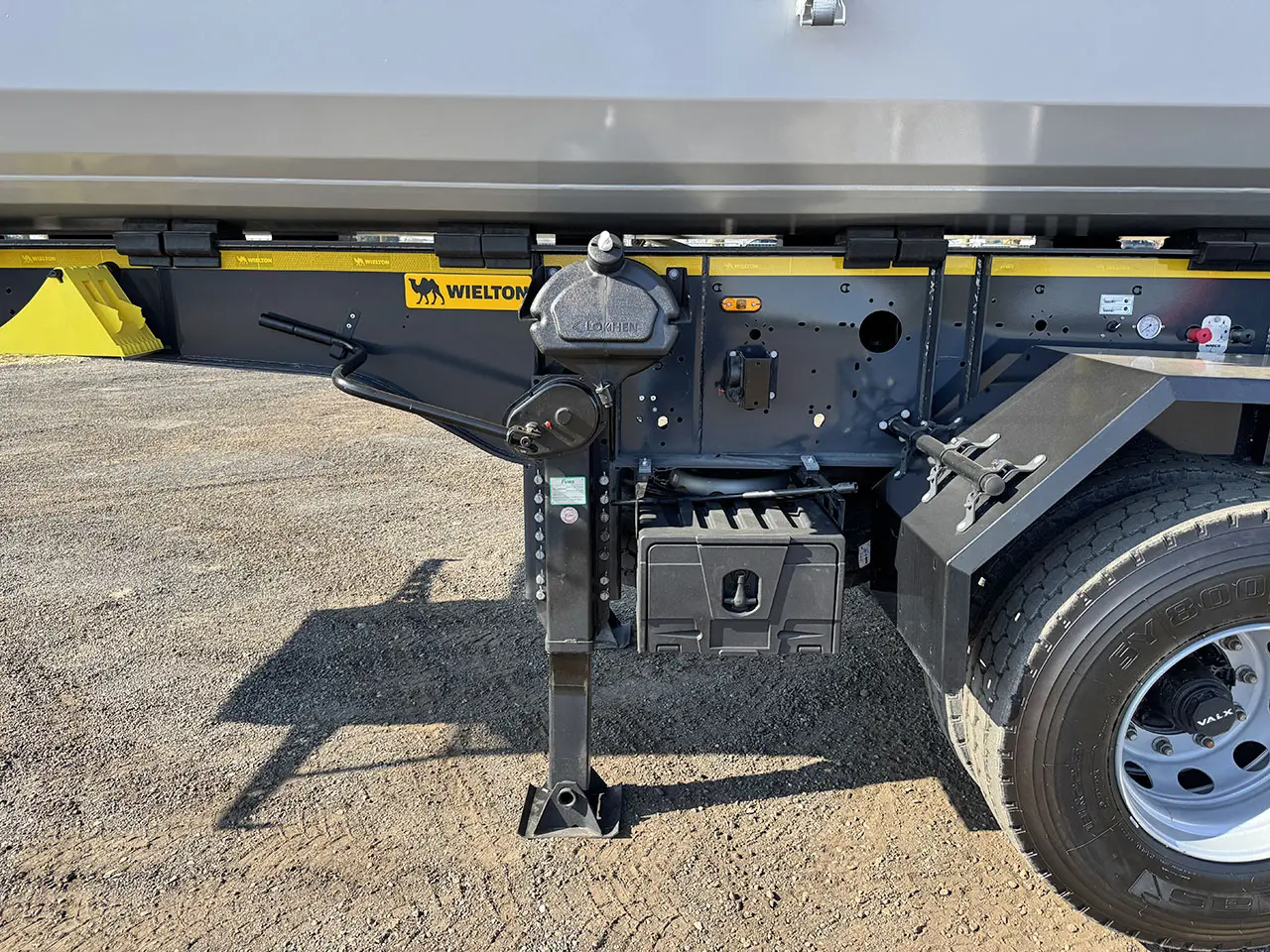 Wielton NW4S Strong Shahel Tipper Trailer 4-Axle 10