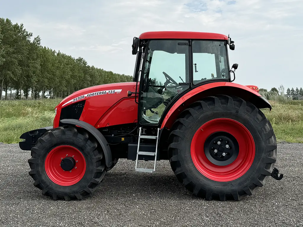 Zetor Forterra CL 135 Tracteur agricole 4x4 2