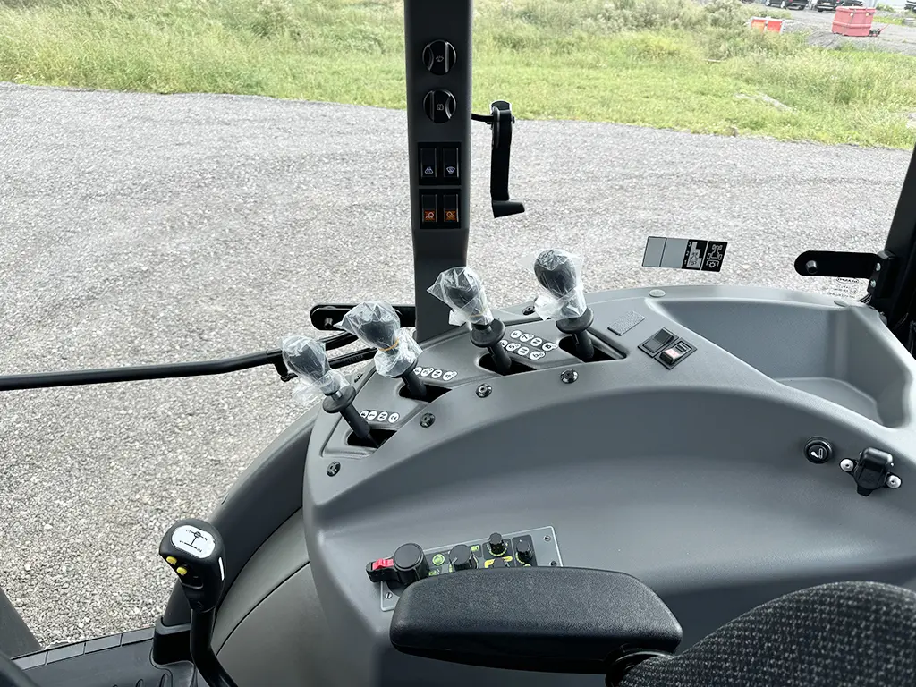 Zetor Proxima Power 120 4x4 Agricultural Tractor 8