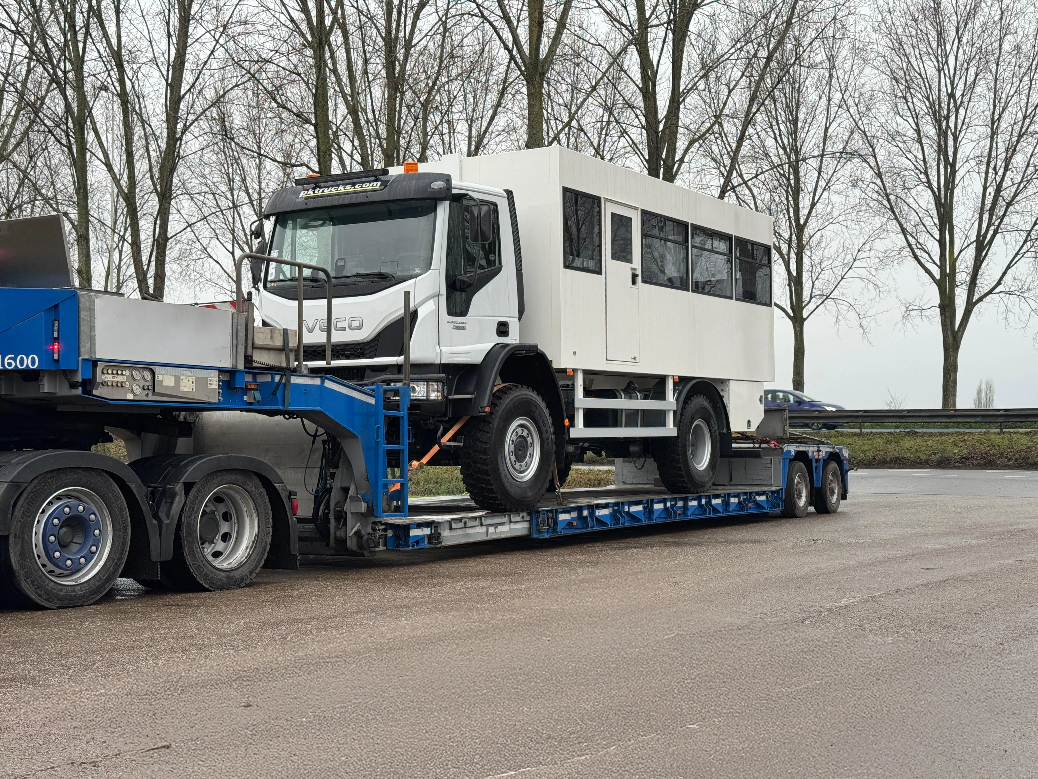 whatsapp-image-2025-11-28-at-095426