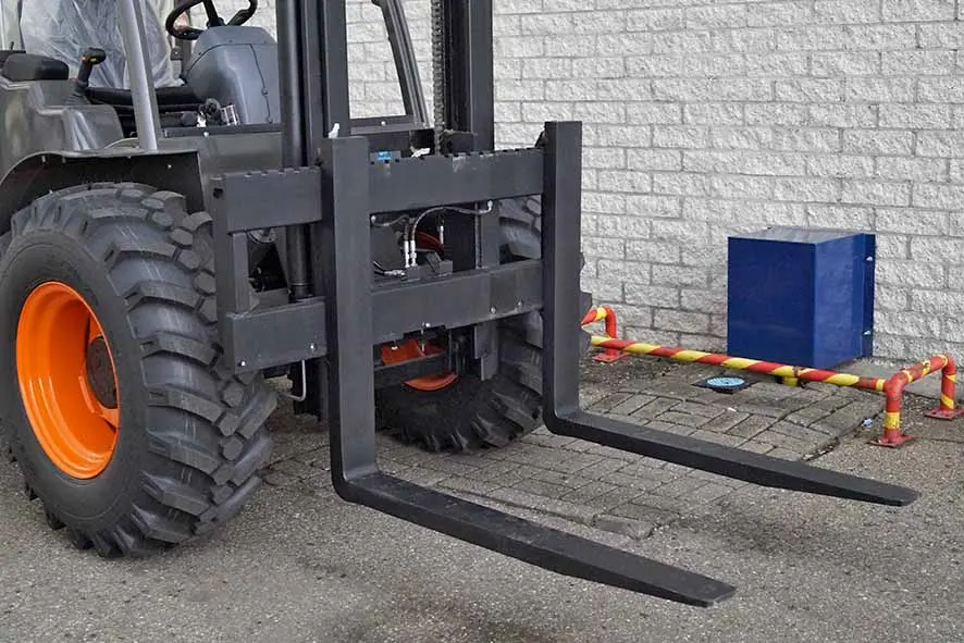 Ausa C350HX4 4x4 Forklift 9